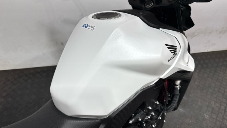 Honda CB750 Hornet (25MY)